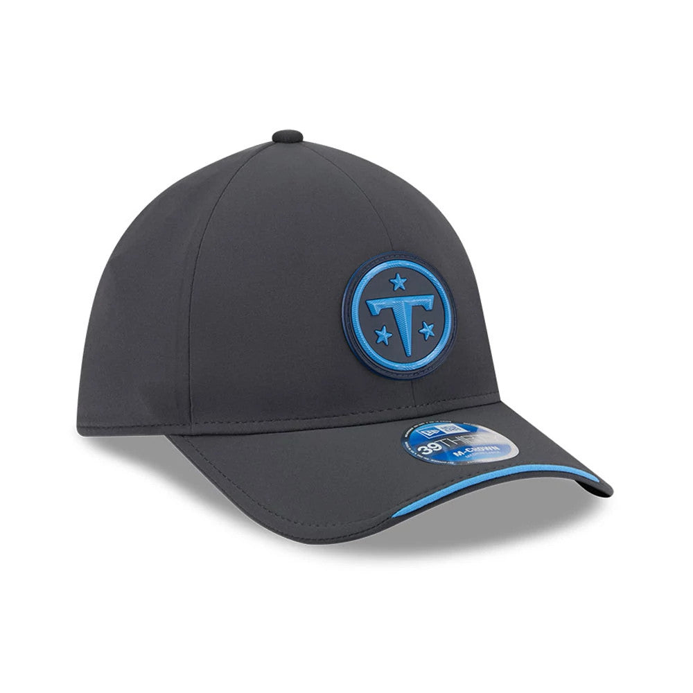 Casquette 39THIRTY M-Crown Titans NFL Sideline 2026 Anthracite